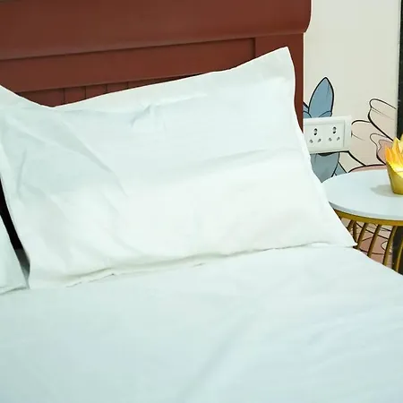Ac Queen Room Near Wipro Circle Gachibowli